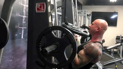 Smith Incline Reverse-Grip Press: A New Move for Bigger Upper Pecs